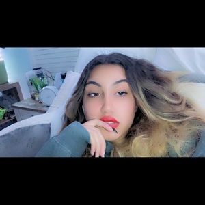 Meet your Posher, Ariana